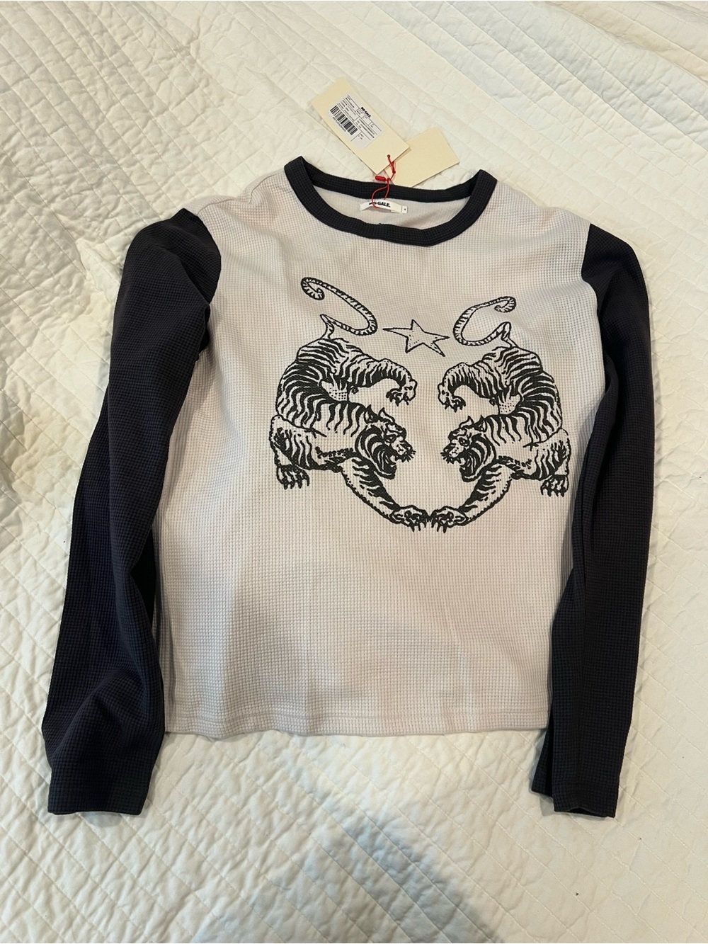 InsGale 25AW Black and White Tiger Long T-Shirt
Size: S